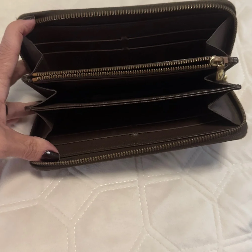 Louis Vuitton Brown Leather Wallet - Picture 5 of 13